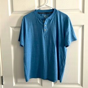 Men’s large blue tee